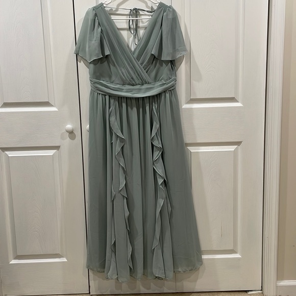 David's Bridal Sage Green Bridesmaid Dress Maternity